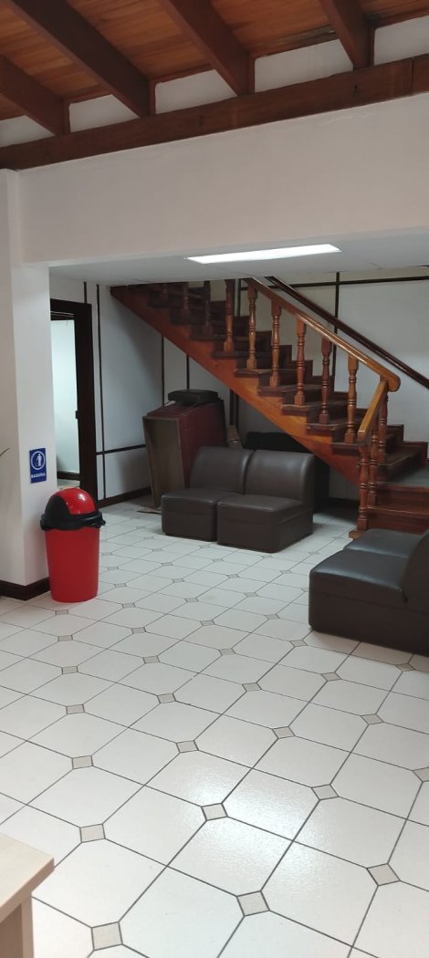 Venta de edificio comercial, San José entre avenida 14 y calle 5. - foto 3
