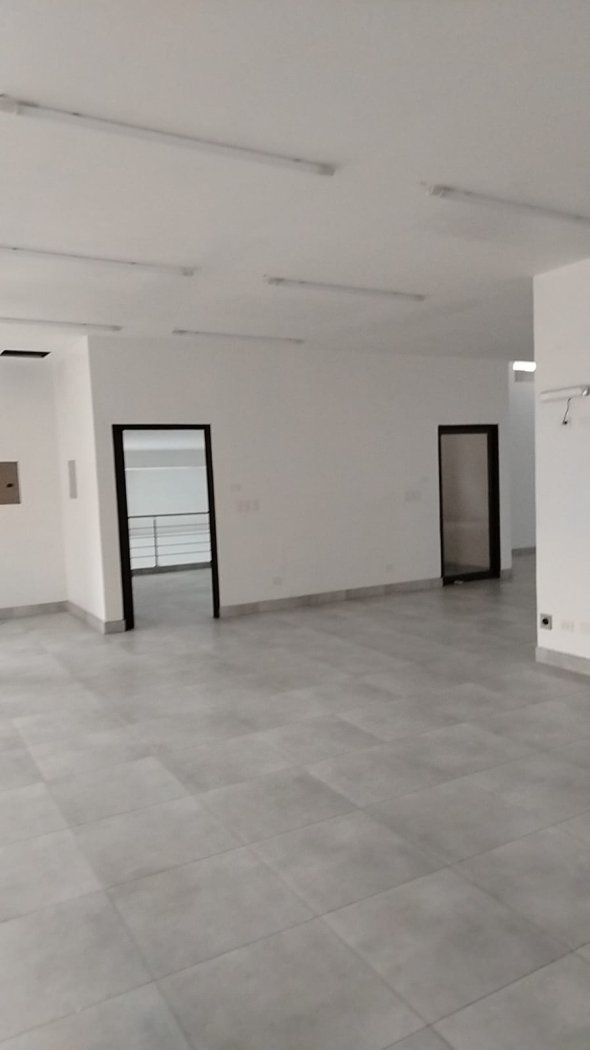 Local Comercial en Alquiler Barrio Chino 250m2 - foto 2